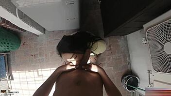 la hermanastra le pago el favor con una gran mamada �le lleno su cara de esperma historia completa