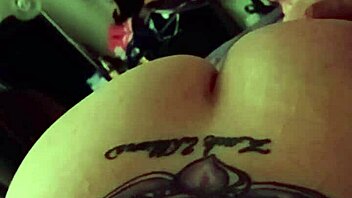 मेरी मोटी गांड चूत टपक रही कम का इंतजार