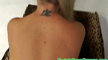 Me corro pidiendo facial POV a rubia euro mamada chupando