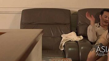 Wu qian qian gets fingered and blown in outdoor massage parlour