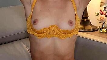 Watch Kylie Cupcake give jerk off instructions!