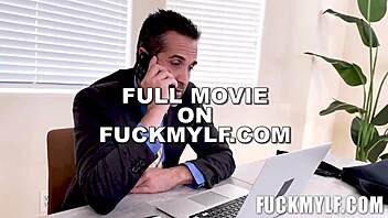 lindsey lakes shows her power pussy to donnie rock