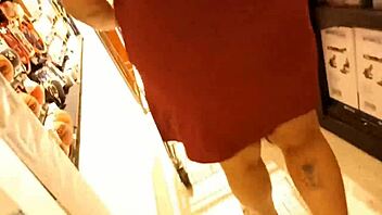 Pregnant lady ke saath commercial store mein shopping aur chudai, full version Xvideos Red par! 🛒