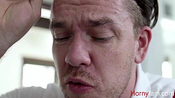 jade amber and stepsibling make out session