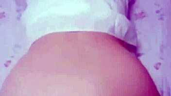 אוה, רגליים אסיאניות סקסיות קיבלו אותי עם זין גדול.