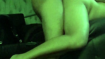 지금 이 맛있는 보지 먹어치우는 중