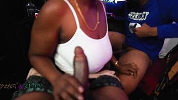 和Artemixxx把Kittylove变成荡妇