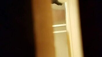 i espiando como se talla la panocha peluda, it's so hot.