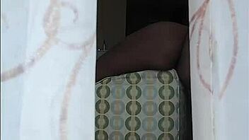 Is naejae onyxx watching me from the window?