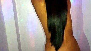 Latina Amateur Dances With Big Ass