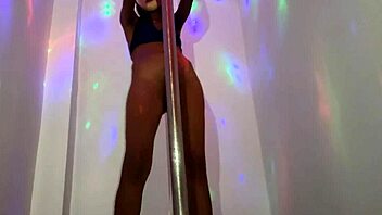 Latina Amateur Dances With Big Ass