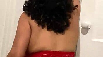 Anna Maria Mature Latina Shows Big Tits