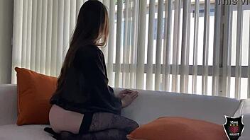 Brunette panas Hazel Moore ngidam kontol tebel Rome Major