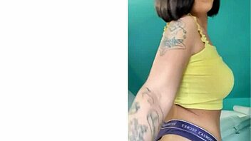 Repeat after me: thank you goddess for letting me hump your divine feet