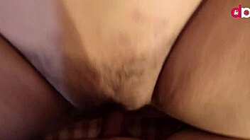 रोमांटिक कपल का पलंग तोड़ सेक्स वाली यह वीडियो देखे बिना आप नहीं रह सकते