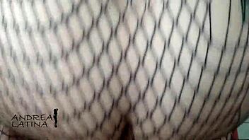 This curvy BBW pays rent with her big ass 😏