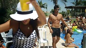 oh wow, lesbian candy cane games!