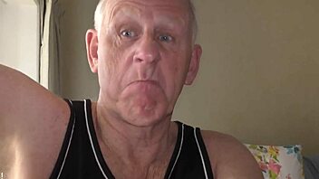 Schlampige sub MILF nimmt es doggystyle von ihrem Master