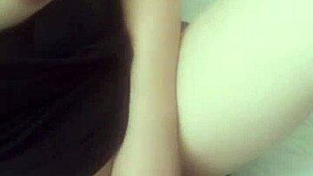 Hey, Chinese beauty, sneaking solo play on the break room sofa? Let’s keep it hush!