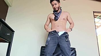 i'm young man with hat n jeans strippin naked n cumming very hot