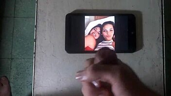 jerking hard for cassidyboo want cum on face?