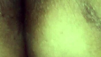 i'm a hot nympho using vibrator to get my milk out