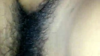भाई की जबरदस्त चुदाई में मजा आ रहा है