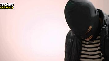 THE ENDOWED INVADER FUCKED THE TWINK'S ASS BAREBACK IN BRAZIL