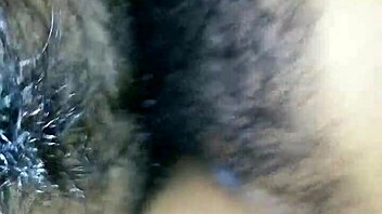 भाई की जबरदस्त चुदाई में मजा आ रहा है