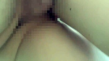 Japanese babe relaxes in hot spring mixed bath with boyfriend