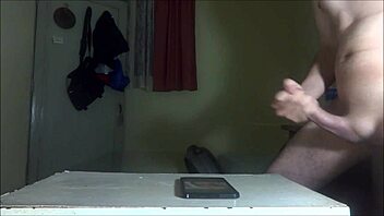 jerking hard for cassidyboo want cum on face?