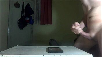 jerking hard for cassidyboo want cum on face?