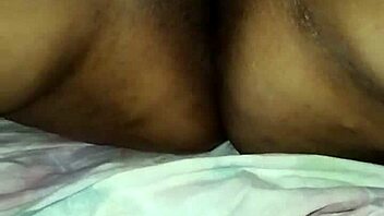 i'm a hot nympho using vibrator to get my milk out