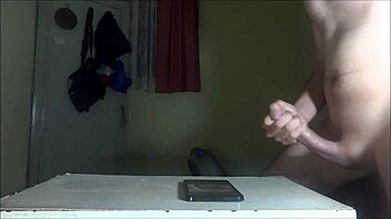 jerking hard for cassidyboo want cum on face?