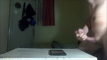 jerking hard for cassidyboo want cum on face?