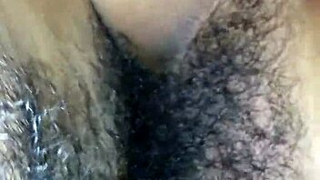 भाई की जबरदस्त चुदाई में मजा आ रहा है