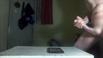 jerking hard for cassidyboo want cum on face?