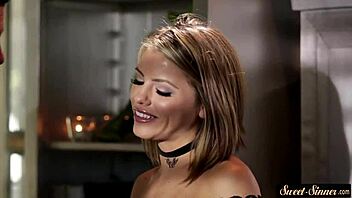 Mama vitregă a fost sedusă tare de fiu vitreg! 😍