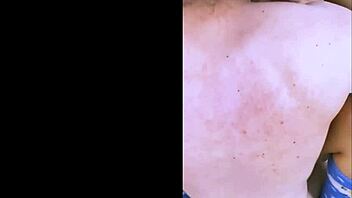 朋友的继母在激烈舔阴时大声呻吟