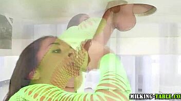 Sex Masseuse Sucks Cock At Gloryhole