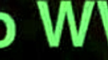 सेलेस्ट चार्ली फोर्ड की गांड जोर से मुट्ठी मारती स्क्वर्ट कराती