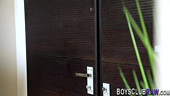 Gay Newbie Gets Rimjob From Amateur In Rough Anal Action