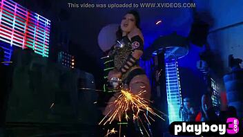 Kennedy summers looks stunning in lingerie before her striptease 😍