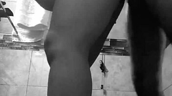 cojida en el ba�o a quick fuck in the bathroom