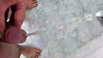Young Twink Pisses Deliciously In The Shower