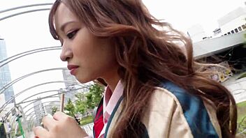 Část 1 úžasné hubené asijské holky, která dostává creampie z pohledu