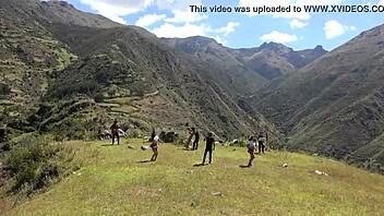 Do peruvian dancers tease with ass?