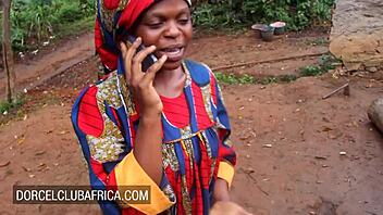 Brunette ebony hooks up with stranger for hairy fisting lick!