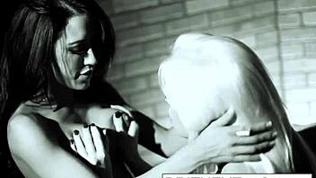 Britney amber and capri cavanni have fun