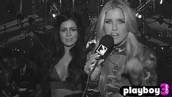 Kennedy summers looks stunning in lingerie before her striptease 😍